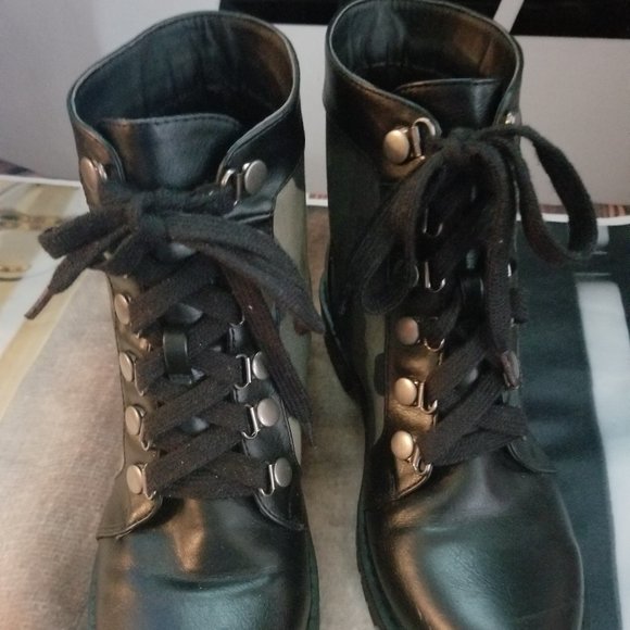 JustFab Camouflage Boots Size 7 Used - Picture 3 of 5